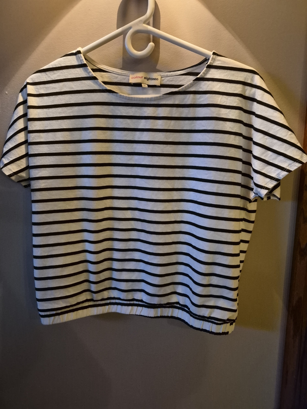 Colour Eighteen Ladies Top ***HUGE CLOSET CLEAROUT!
